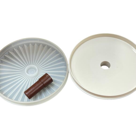 Vintage Tupperware 2 Quart Pitcher Push Button Lid Seal Juice Tea Brown 800 802 - Picture 12 of 13